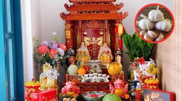 Tỏi được xem là vật giúp xua điều không may. Ảnh minh họa.