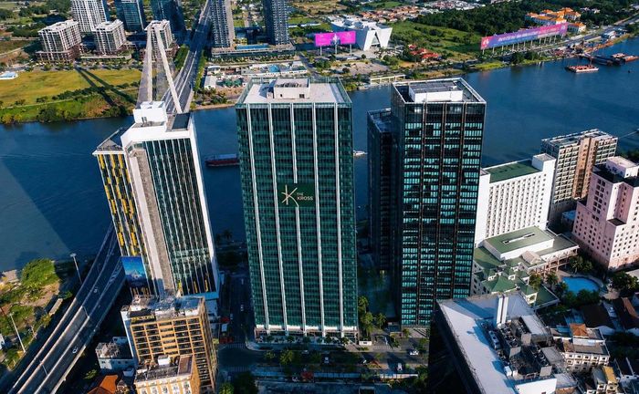 Nguồn cung mở rộng trong khi khách thuê ngày càng khắt khe, buộc các tòa nhà cho thuê văn phòng tại TP.HCM cạnh tranh bằng công nghệ, chất lượng vận hành và chứng nhận xanh.
