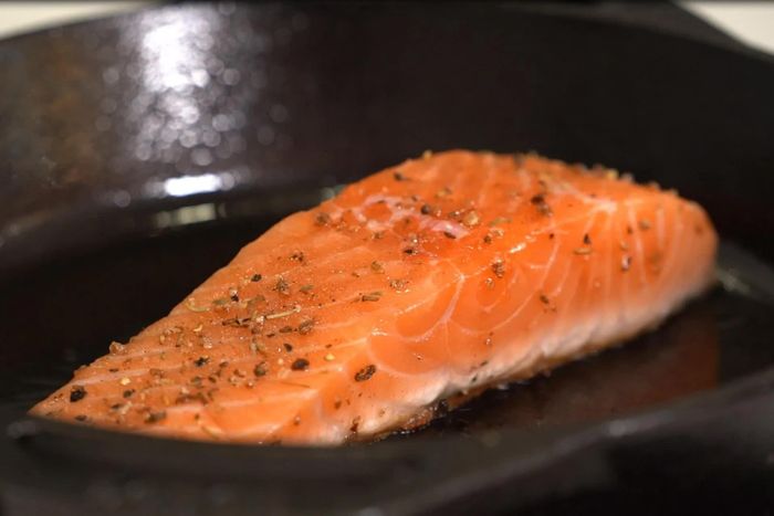 Cá hồi giàu protein và omega-3
