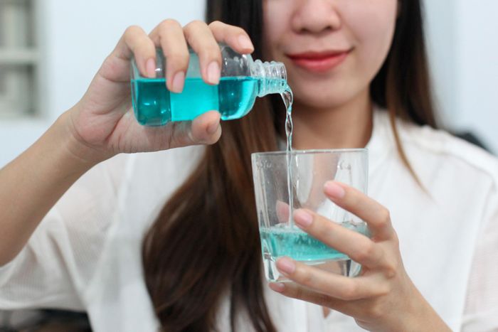 Bạn cần vệ sinh răng miệng sạch sẽ, súc miệng đúng cách