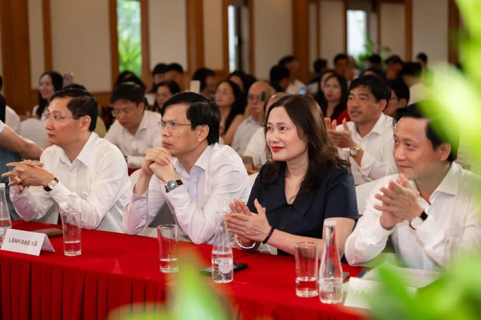 Các đại biểu Hội đồng hương tỉnh Hà Tĩnh tại Hà Nội, lãnh đạo xã Hương Sơn và các xã bạn.