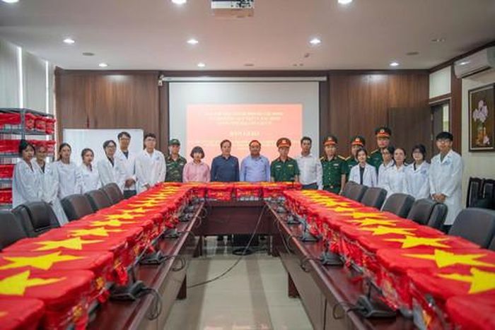 Các mẫu sinh phẩm hài cốt Liệt sĩ được bàn giao an toàn cho đơn vị giám định ADN