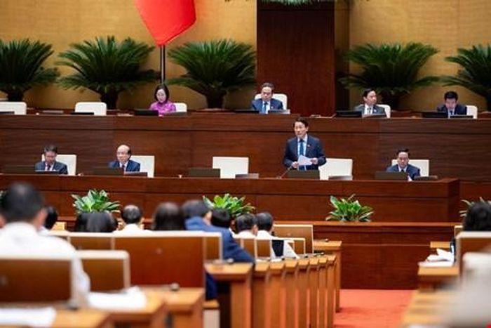Đại tướng Lương Tam Quang, Bộ trưởng Bộ Công an báo cáo trước Quốc hội về định hướng chính sách Dự án Luật sửa đổi, bổ sung một số điều của Luật Tổ chức cơ quan điều tra hình sự.