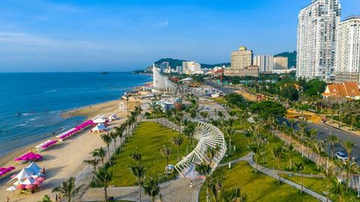 Bãi Sau là điểm phải đến tại Vũng Tàu. Anh: Minh Tú