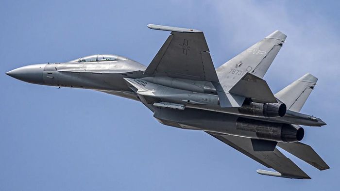 J-16 Trung Quốc lần đầu bay 6.000 km tới châu Phi tập trận.