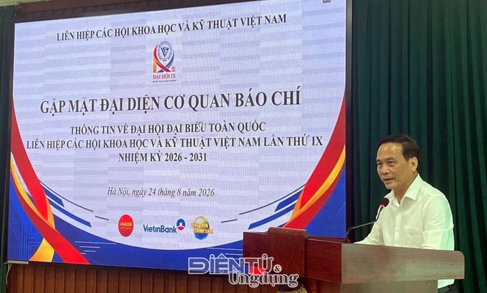 PGS.TS Phạm Ngọc Linh, Phó Bí thư Thường trực Đảng ủy, Phó Chủ tịch Liên hiệp Hội Việt Nam phát biểu khai mạc. Ảnh: HC