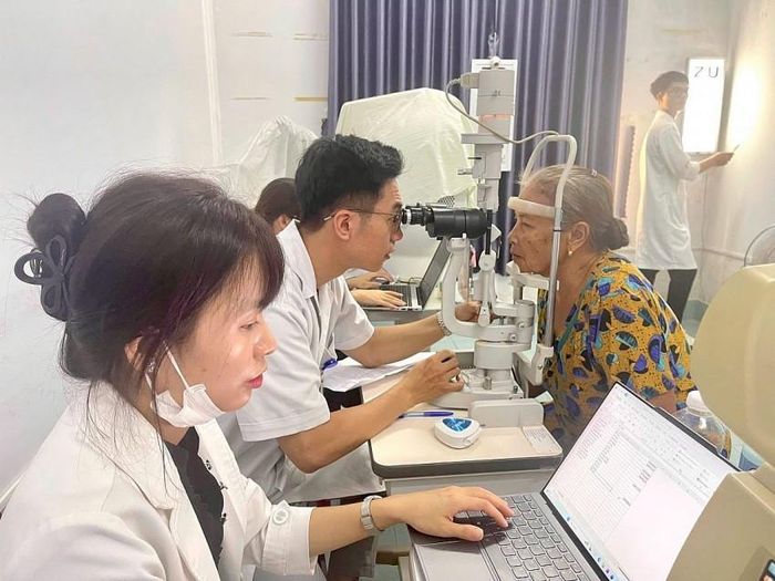 ...hơn 230 trường hợp đã được tiếp nhận, khám sức khỏe và sàng lọc....