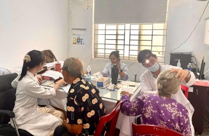 Ngày 22/8/2026, Bệnh viện Trường Đại học Y - Dược Huế phối hợp với UBND xã Chân Mây – Lăng Cô và Trung tâm Y tế Phú Lộc tổ chức chương trình khám sức khỏe, khám sàng lọc miễn phí cho người dân trên địa bàn.