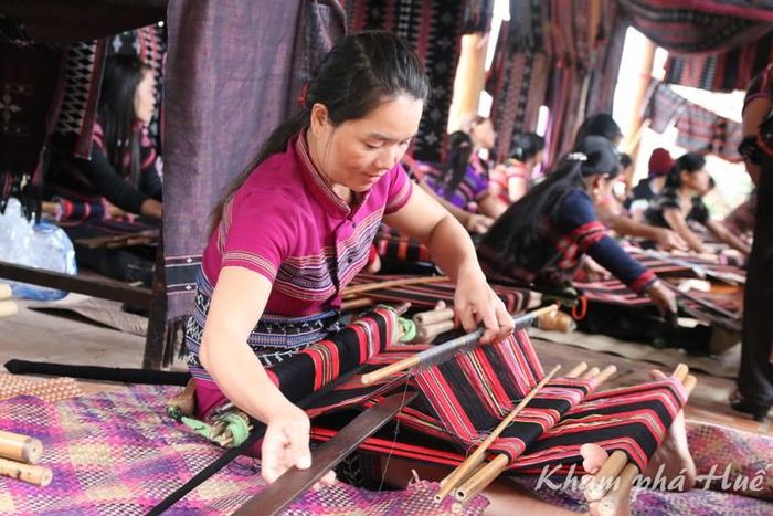 Nghề dệt Dèng ở A Lưới