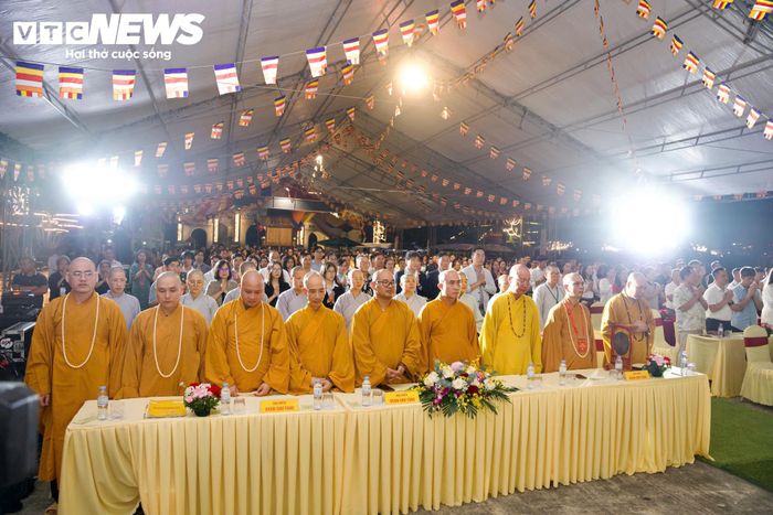 Vu Lan là dịp để mỗi người nhớ về công ơn sinh thành, dưỡng dục của cha mẹ và nhắc lại đạo hiếu trong đời sống gia đình. 