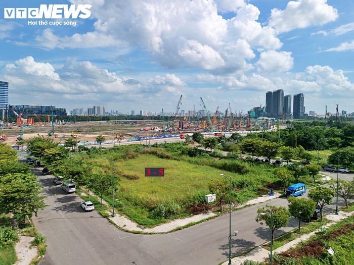Lô 1.K3.4.HH, trước đây là lô 3-5, có diện tích 6.446 m², giá khởi điểm dự kiến hơn 1.901 tỷ đồng.