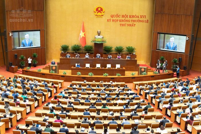 Quang cảnh phiên họp chiều 24/8.