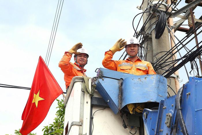 Gần 1.000 ca trực được EVNNPC và các đơn vị bố trí trong kỳ nghỉ Lễ Quốc khánh 2/9, bảo đảm công tác chỉ đạo, điều hành và vận hành được duy trì xuyên suốt.