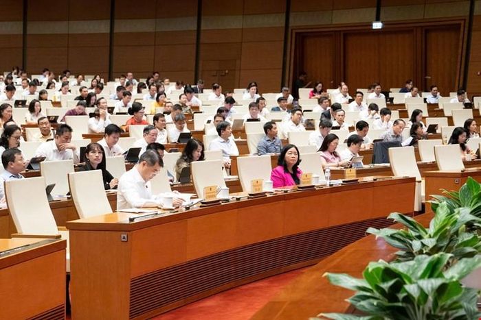 Các đại biểu Quốc hội tham dự phiên họp sáng 24-8 tại hội trường. Ảnh: Quochoi.vn