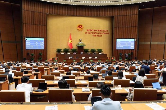 Với đa số phiếu tán thành, Quốc hội đã biểu quyết thông qua Nghị quyết. Ảnh: Quochoi.vn