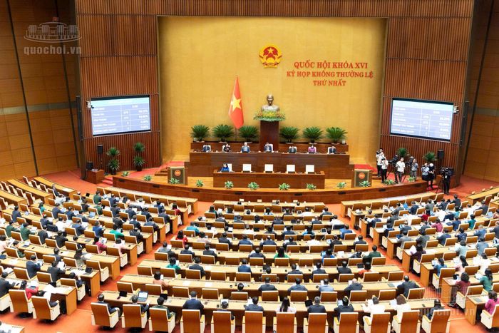 Quốc hội biểu quyết thông qua Luật. Ảnh: media.quochoi.vn