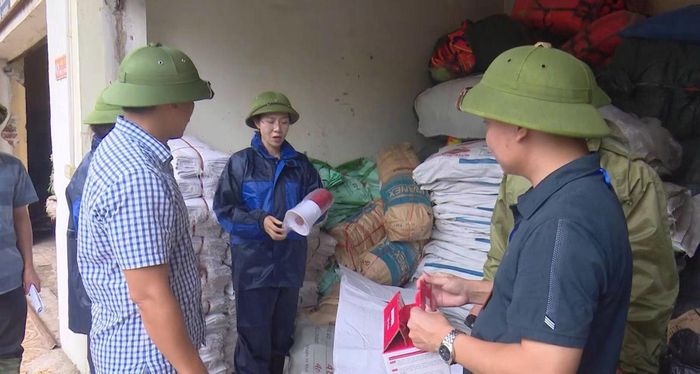 Vật tư, phương tiện được xã Đa Phúc chuẩn bị đầy đủ tại điếm canh đê. Ảnh: CTV.