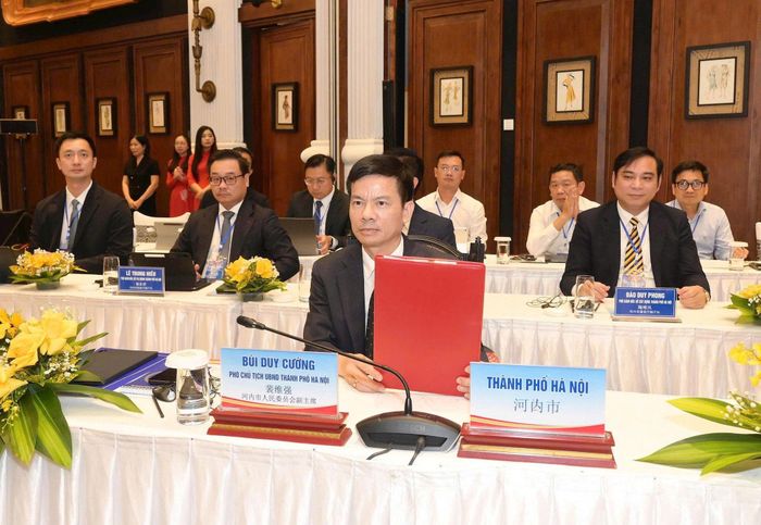 Phó Chủ tịch UBND thành phố Hà Nội Bùi Duy Cường tham dự hội nghị. Ảnh: Sở Ngoại vụ cung cấp