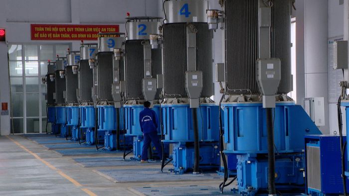 Trạm bơm Yên Nghĩa vận hành 7 tổ máy ở mức nước cao trình 4.3m của Sông Nhuệ. Ảnh: Đỗ Bắc