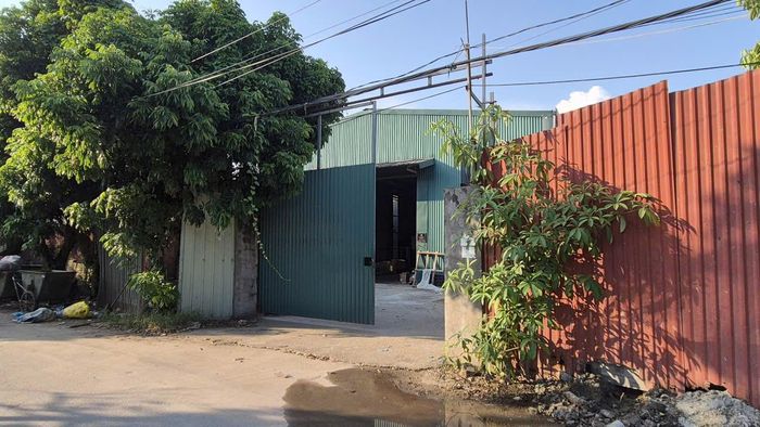 Nhà xưởng xây dựng trái phép trên đường Thanh Niên, xã Đan Phượng. Ảnh: Hậu Lộc