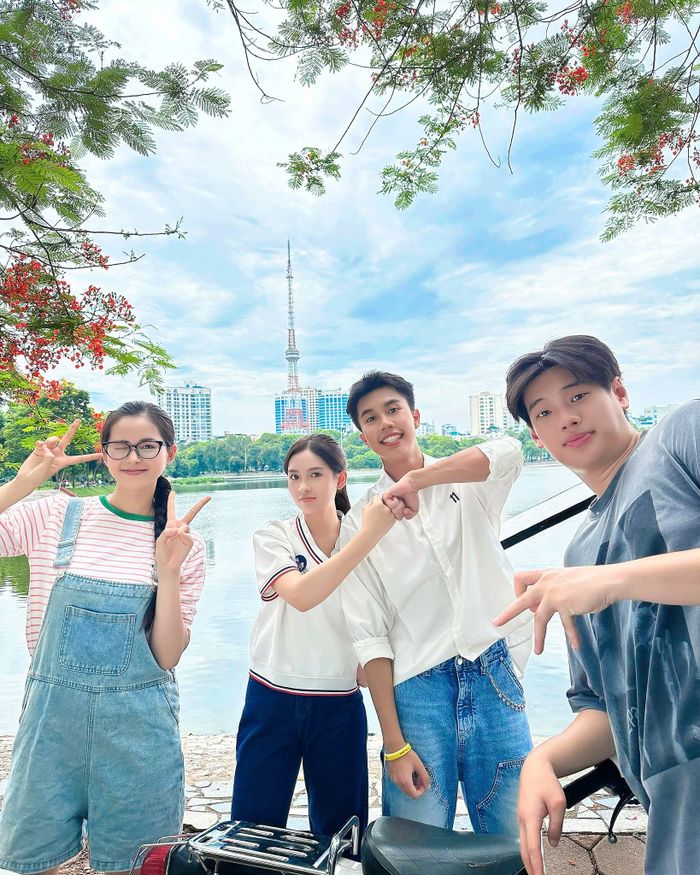Hậu trường cảnh quay các nhân vật thời thanh xuân trong "Mùa hè năm ấy".