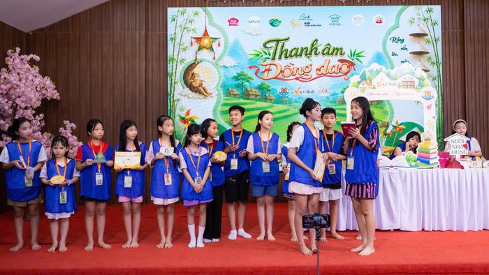 Không chỉ thử sức với vai trò MC, các thí sinh sẽ bước vào một thử thách hoàn toàn mới: Trở thành những người thuyết trình, giới thiệu và lan tỏa giá trị của tri thức đến cộng đồng thông qua thử thách MegaLive. Mỗi đội sẽ có 5 phút để chinh phục Ban Cố vấn và khán giả bằng khả năng dẫn dắt, làm việc nhóm, tư duy phản biện và kỹ năng thuyết trình khi "chốt đơn" 3 cuốn sách: Phương pháp chữa ngọng triệt để, Cẩm nang chữa nói ngọng, Kỹ năng thuyết trình doanh nhân.