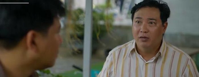 Bảy Sang nhận nhiệm vụ phải theo sát Chơn mỗi ngày. Ảnh VTV