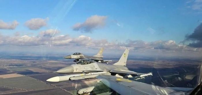Máy bay chiến đấu F-16 của Ukraine. (Ảnh: DE)