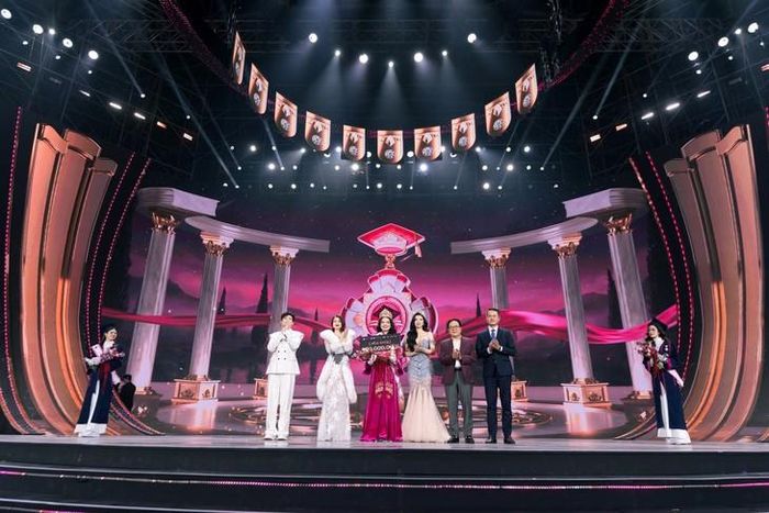 Nguyễn Ngọc Linh, sinh viên năm thứ năm (Y5) ngành Bác sĩ Răng - Hàm - Mặt, Trường Đại học Y Hà Nội ở cuộc thi Hoa khôi Sinh viên Việt Nam 2026.