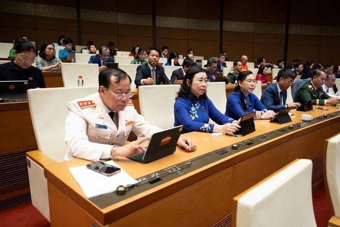 Các ĐBQH dự phiên bế mạc kỳ họp. Ảnh: Media Quốc hội