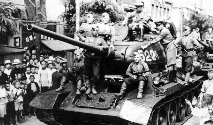 Nội chiến Tây Ban Nha từ năm 1936 cũng trở thành một bài học quan trọng. Xe tăng Liên Xô tham chiến tại đây cho thấy giáp bảo vệ ngày càng trở thành yếu tố sống còn.