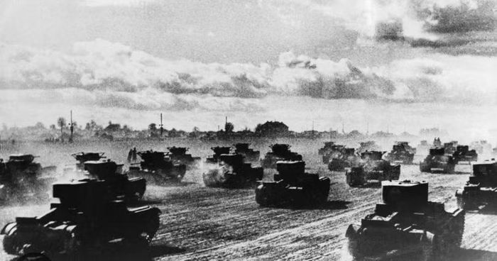 Ngày 26/9/1940, ông qua đời, khi mới 41 tuổi. Điều đáng nói là khi Koshkin mất, T-34 vẫn chưa trở thành huyền thoại. Ông không chứng kiến trận chiến đầu tiên của T-34 trong Chiến dịch Barbarossa. Không chứng kiến những đoàn T-34 tiến về phía Berlin..