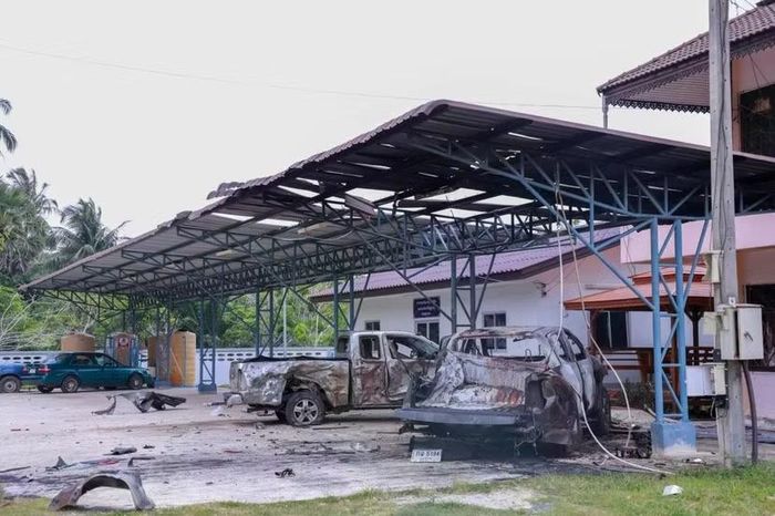 Xe ô tô bị đốt phá ở tỉnh Narathiwat, Thái Lan