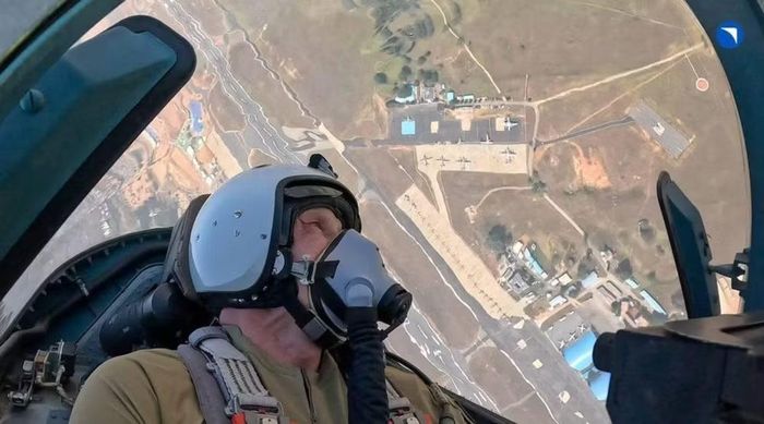 Phi công Bogdan nhấn mạnh ông không nghĩ con người sẽ hoàn toàn biến mất khỏi buồng lái tiêm kích. Ngược lại, các công nghệ mới sẽ hỗ trợ phi hành đoàn.