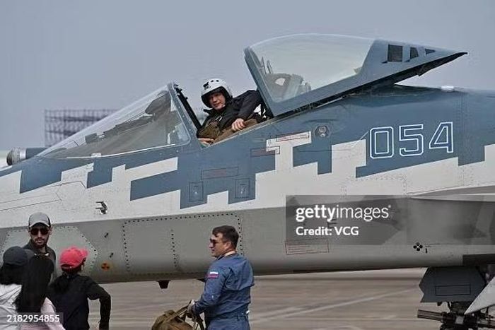 Ông Bogdan đã đưa ra ví dụ về việc vận chuyển vũ khí và các nhiệm vụ tương tự. Những vai trò này có thể được giao cho các UAV có điều khiển, giúp tiết kiệm nguồn nhân lực và cho phép sử dụng công nghệ hiện đại một cách hiệu quả nhất.
