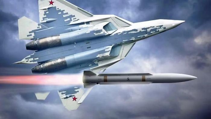 Điều này đặc biệt đúng đối với các nhiệm vụ nguy hiểm, tiềm ẩn rủi ro cao đối với tính mạng của phi công. Do vậy việc sử dụng UAV giúp giảm thiểu các mối đe dọa và nâng cao hiệu quả hoạt động.