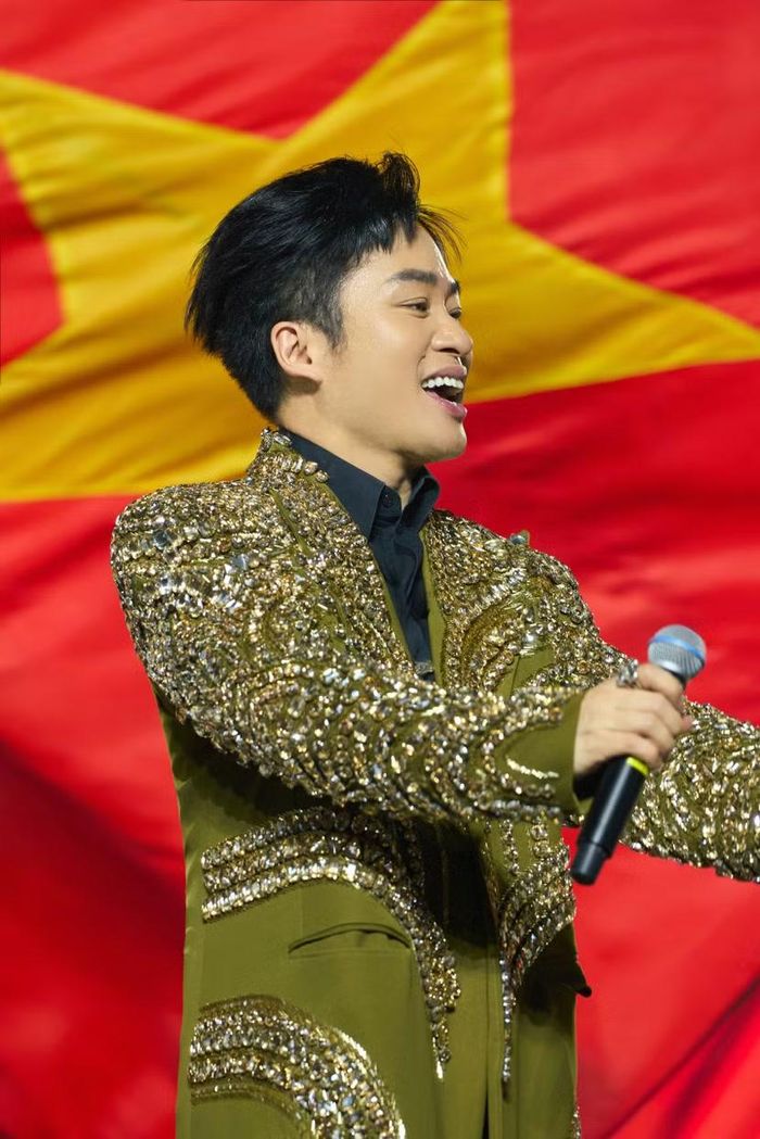 Tùng Dương hướng tới màn trình diễn giàu năng lượng trước giờ bóng lăn tại Mỹ Đình