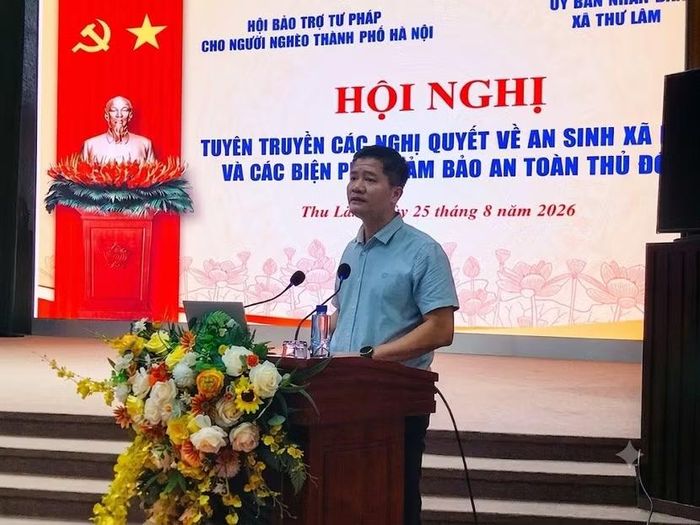 Phó Chủ tịch UBND xã Thư Lâm - Nguyễn Thành Luân chai sẻ tại hội nghị. (Ảnh: Hoa Tiên)