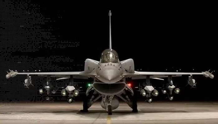 Cụ thể, trong khi đề nghị ban đầu bao gồm việc bán 12 chiếc tiêm kích F-16C/D Block 70 với giá 3,42 tỷ USD, thì văn bản đề xuất sau đó bán 24 máy bay chiến đấu cùng loại với giá chỉ 3,5 tỷ USD.
