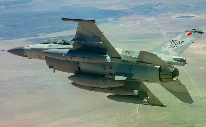 Hệ thống tác chiến điện tử Viper Shield được phát triển bởi L3Harris với sự hợp tác của Lockheed Martin và Không lực Hoa Kỳ. Tổ hợp này bao gồm một bộ thu cảnh báo radar kỹ thuật số hoạt động phối hợp với radar AN/APG-83 trên tiêm kích F-16V.