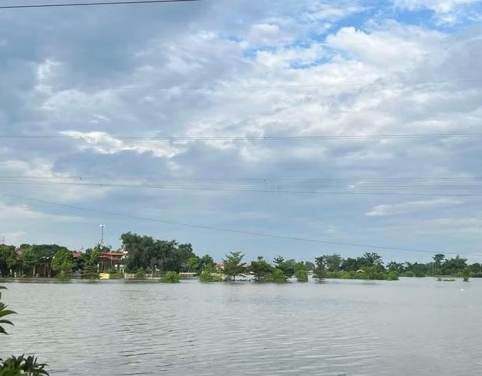 Hơn 300 hộ dân tại xã Trung Giã bị ngập do nước sông dâng cao