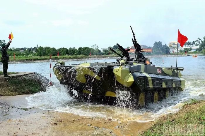 Xe chiến đấu bộ binh XCB-01 lần đầu tiên được giới thiệu tại Triển lãm quốc phòng quốc tế 2024 ở Hà Nội. Xe được lắp ráp tại nhà máy Z189 thuộc Tổng cục Công nghiệp Quốc phòng của đất nước.