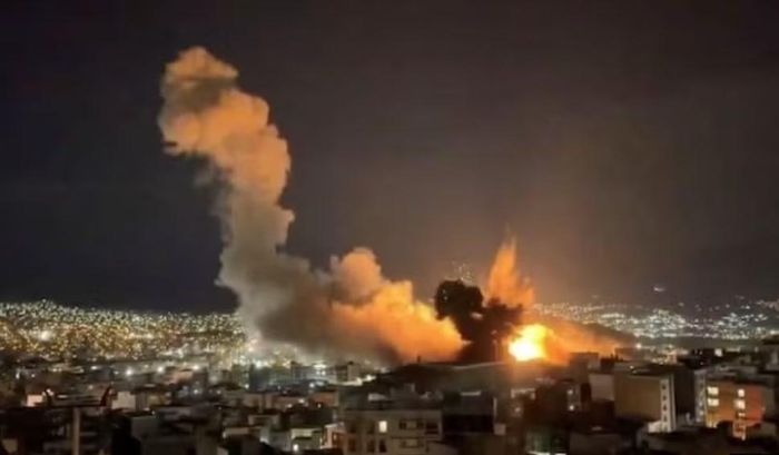 Trong khi đó, Tư lệnh quân đội Iran Amir Hatami tuyên bố Tehran sẽ không cho phép bất kỳ quốc gia nào ép buộc Iran khuất phục. Ông khẳng định lực lượng vũ trang Iran sẽ đáp trả mọi hành động gây hấn và bảo vệ nền độc lập, toàn vẹn lãnh thổ cùng an ninh quốc gia.