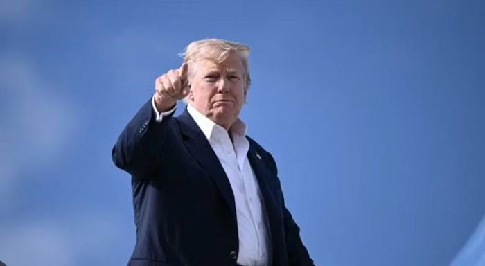 Tổng thống Donald Trump tuần trước tuyên bố khởi động cuộc chiến kinh tế và cô lập Iran ở mức chưa từng có. Bộ trưởng Tài chính Mỹ Scott Bessent cũng xác nhận Washington có kế hoạch tiến hành "cuộc tấn công tài chính" nhằm vào Tehran.