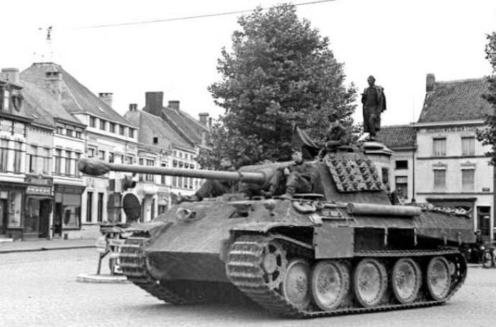 T-34 buộc Đức phải đặt câu hỏi: làm thế nào để tạo ra một xe tăng vừa có khả năng bảo vệ tốt, vừa đủ cơ động, vừa có hỏa lực vượt trội? Câu trả lời của Đức là Panther.