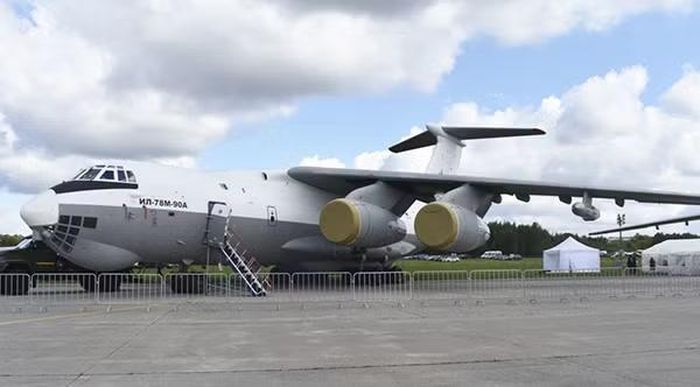 Cần lưu ý thêm, Il-78MK-90A là phiên bản xuất khẩu của máy bay tiếp nhiên liệu được phát triển dựa trên khung thân máy bay vận tải Il-76MD-90A. Và Nga đang tích cực sản xuất loại phi cơ này, đã giao ít nhất 5 chiếc trong năm 2025.