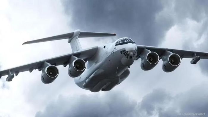 Còn một lựa chọn khác nữa, khi trang Defence Blog trích dẫn nguồn tin riêng của họ đã đề xuất một khách hàng tiềm năng khác - Algeria, khi cho biết đất nước Bắc Phi đã ký hợp đồng mua 3 chiếc Il-78 mới kèm theo tùy chọn mua thêm 3 chiếc nữa.