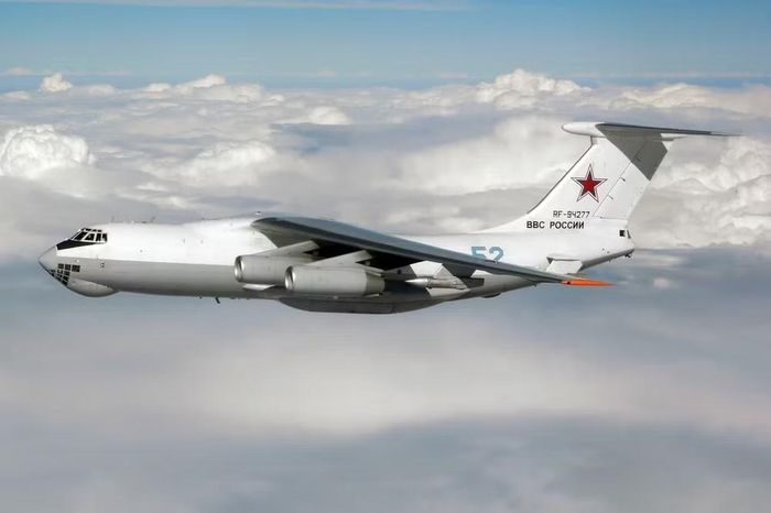 Hơn nữa từ vài năm trước, Không quân Indonesia đã chọn mua máy bay tiếp dầu A330 MRTT của châu Âu, vì vậy câu chuyện này có vẻ khá kỳ lạ nếu họ lại muốn mua tiếp phi cơ của Nga.