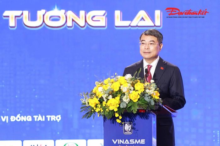Thủ tướng Chính phủ Lê Minh Hưng phát biểu tại Lễ kỷ niệm 20 năm thành lập Hiệp hội Doanh nghiệp nhỏ và vừa Việt Nam. (Ảnh: Quang Vinh)