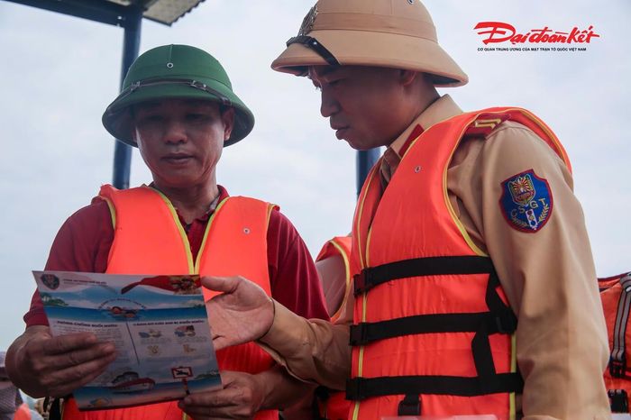 Mục tiêu cao nhất là bảo đảm an toàn tính mạng, tài sản của người dân, đồng thời duy trì an toàn giao thông trên tuyến sông Hồng trong điều kiện thời tiết diễn biến phức tạp.